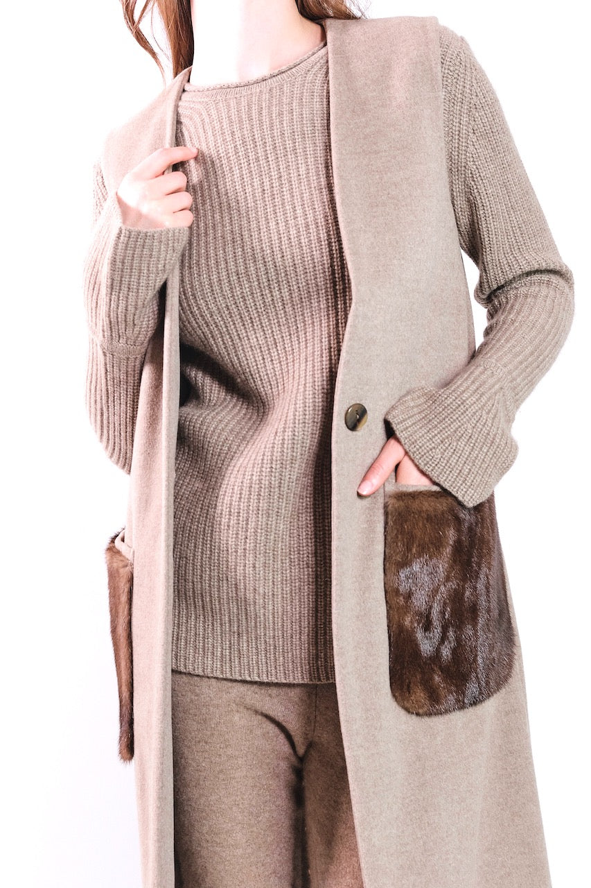 CASHMERE SLEEVELESS COAT