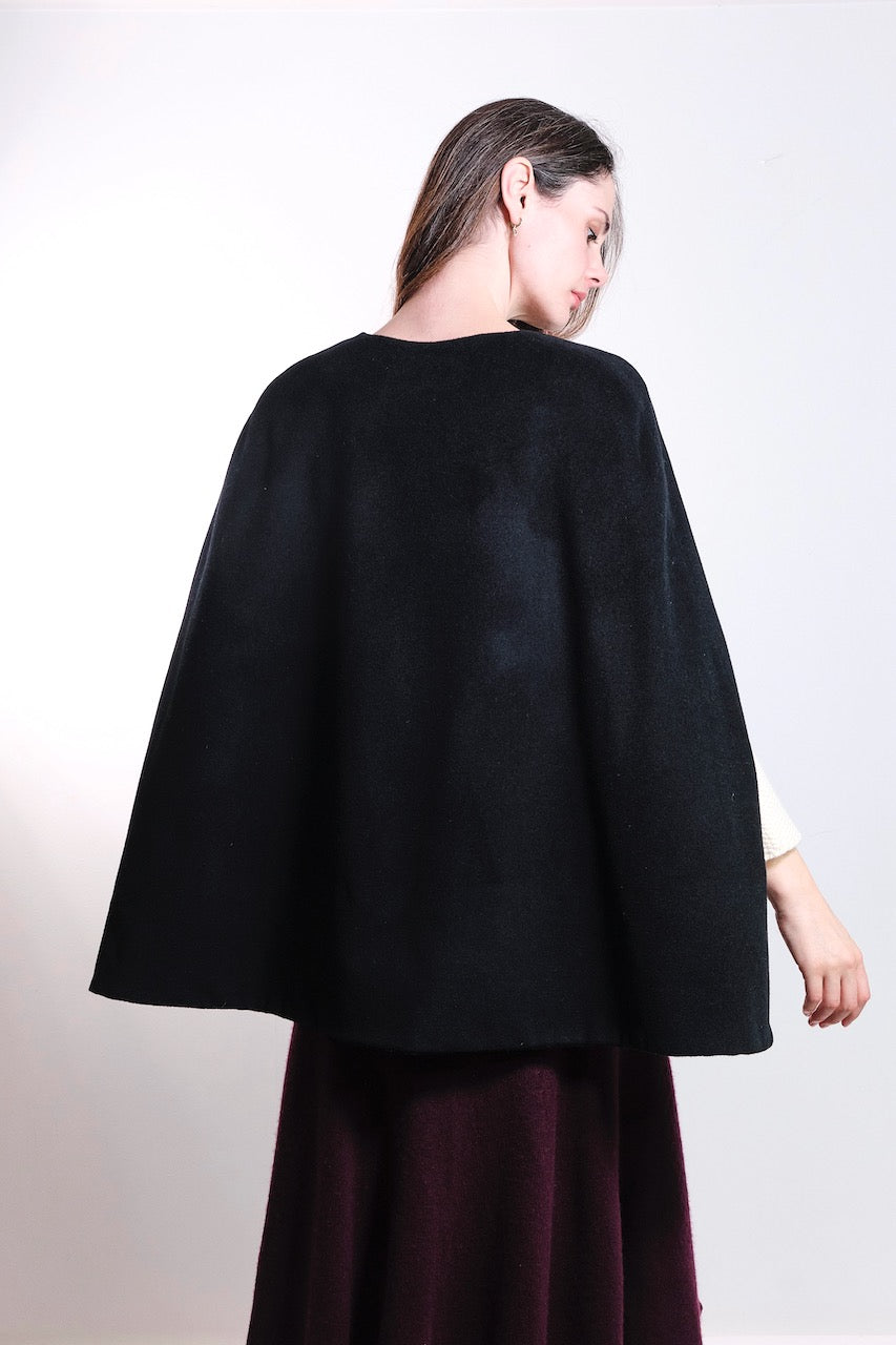 CASHMERE CAPE