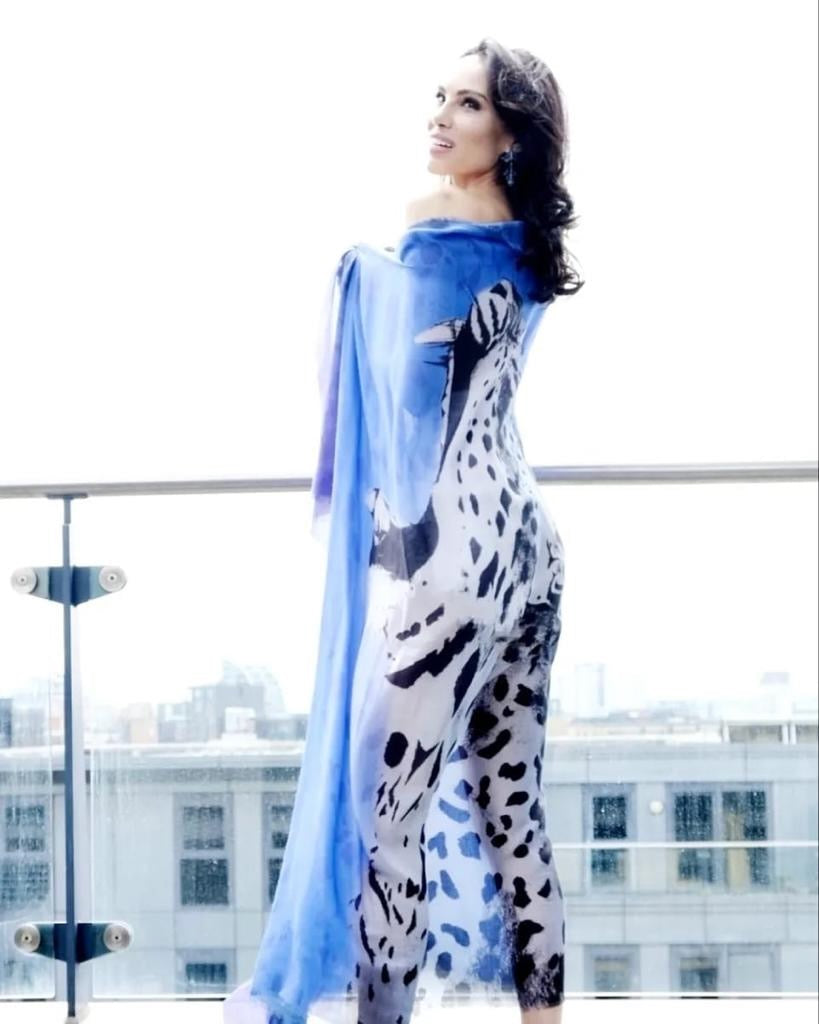 SCARF-SARONG LEOPARD YAWN: COBALT BLUE