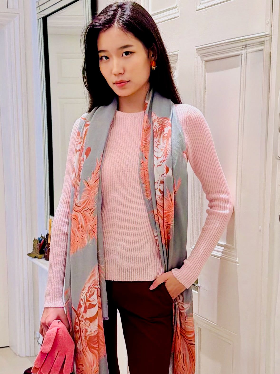 SCARF-SARONG TIGERS: GREY/PINK
