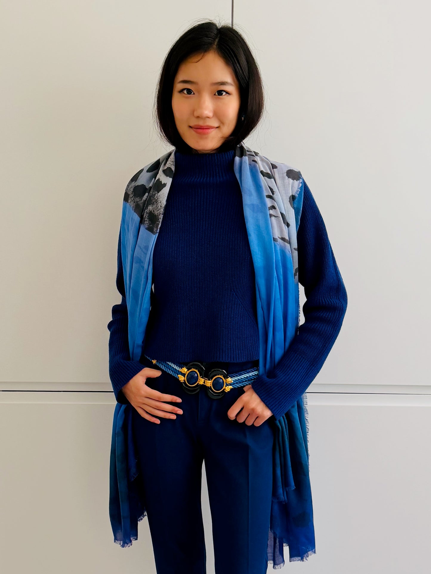 SCARF-SARONG LEOPARD YAWN: COBALT BLUE