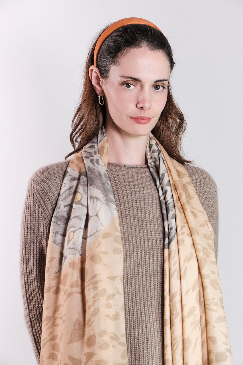 SCARF-SARONG CHEETAH BACK: WARM TAUPE